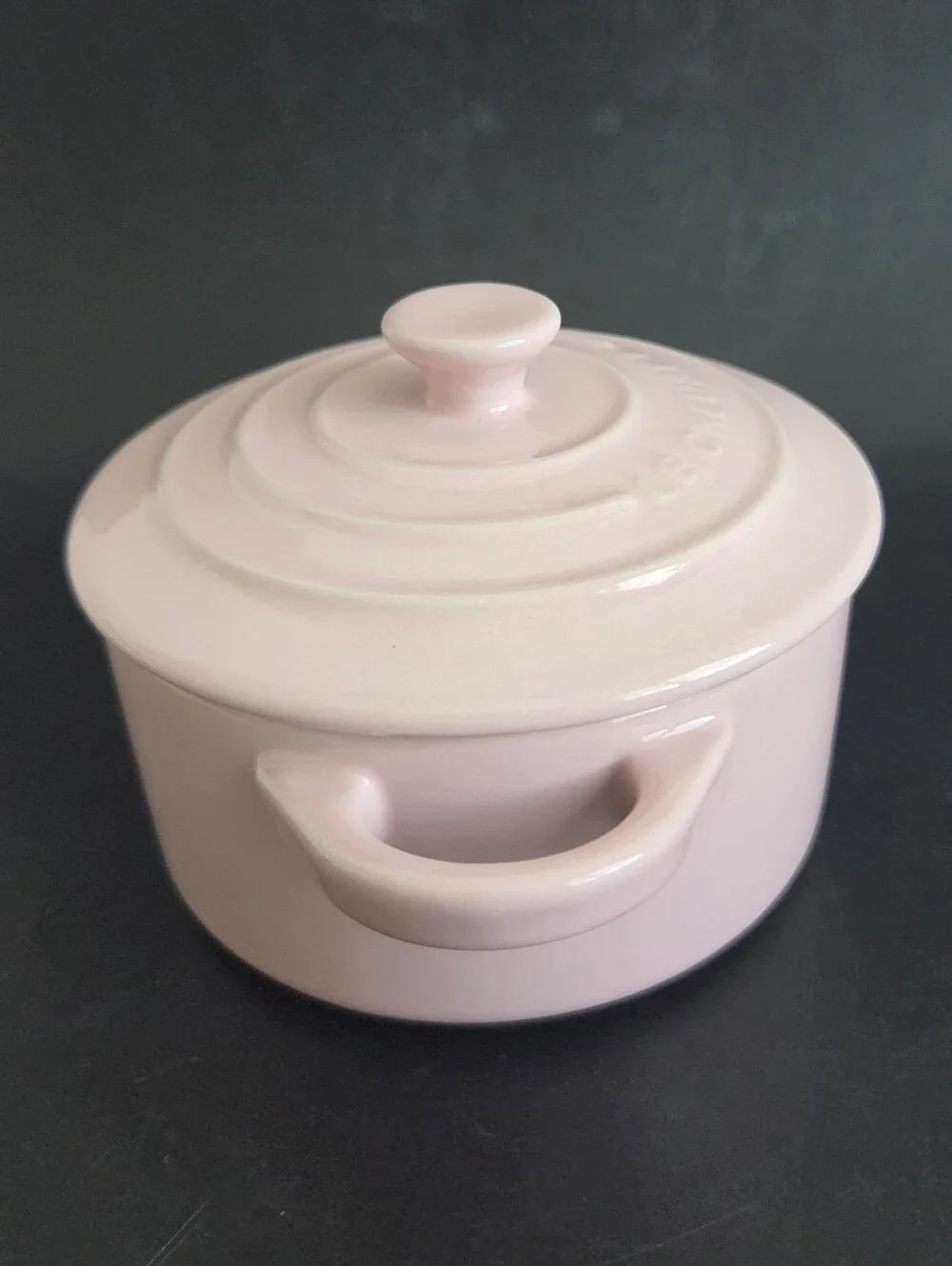 Le Creuset CHIFFON PINK Mini Round Cocotte Stoneware 8oz Second Choix